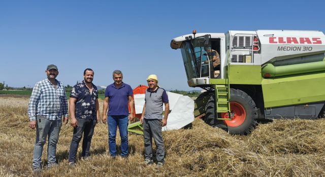 Akhisar’da İlk Buğday Hasadı Gerçekleşti  