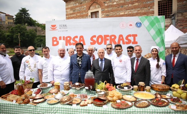 Bursa mutfağı, tarihi meydanda vitrine çıktı