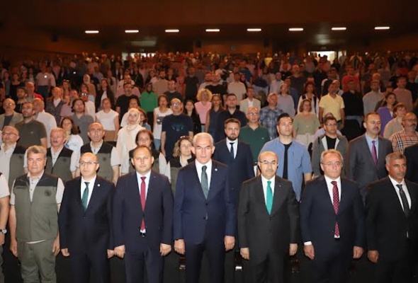 BURSA’DA, ORMAN YANGINLARIYLA MÜCADELEDE ÖĞRETMENLER İŞ BAŞINDA