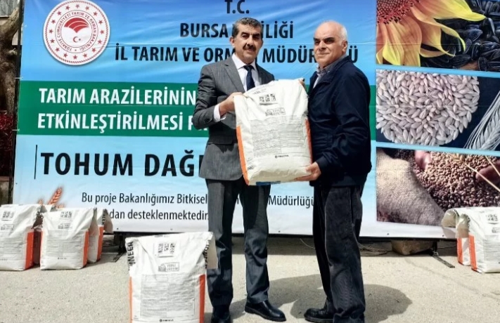 Bursa'da İrfaniyeli üreticilere ayçiçeği tohumu desteği