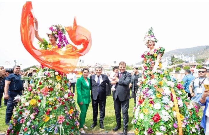 Çiçek Festivali'nde renkli görüntüler